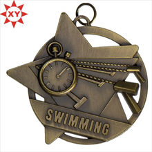 Medalla de cobre redonda de la natación del oro con insignia grabada
